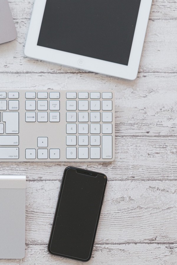 スライドするトップ画像